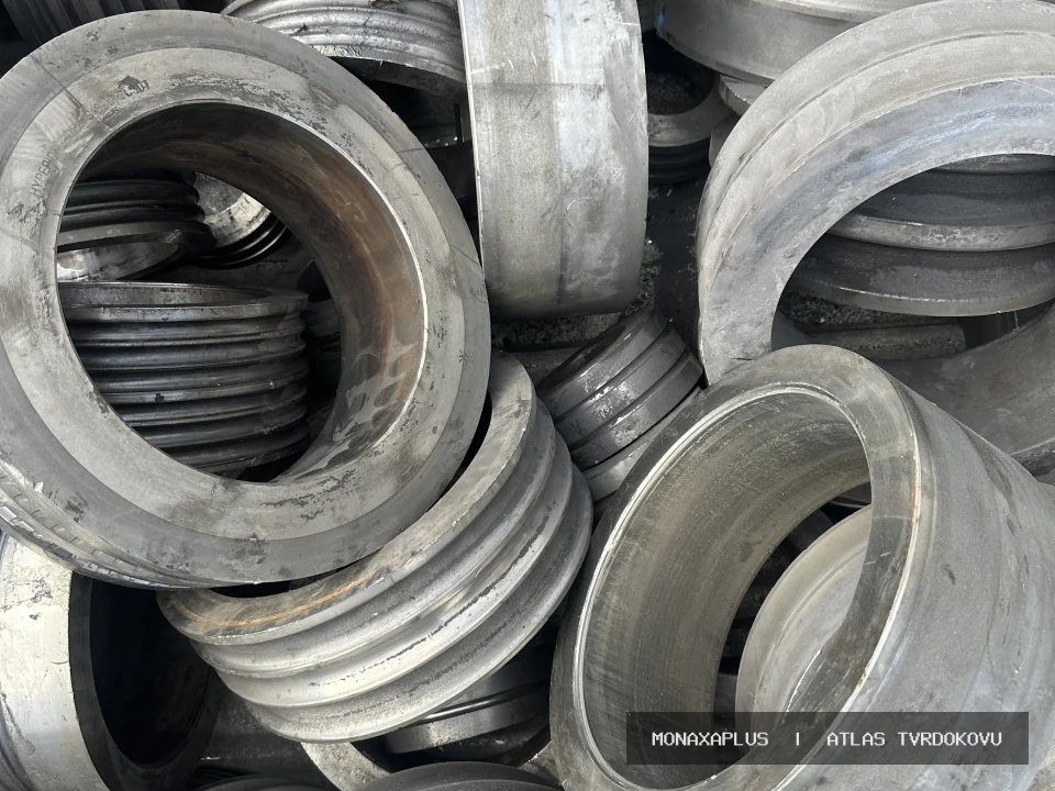 Reálná fotografie: WC Co Ni válcovací materiál. Kategorie Morgan Rolls v obrazové databázi tvrdokovu MonaxaPlus.
