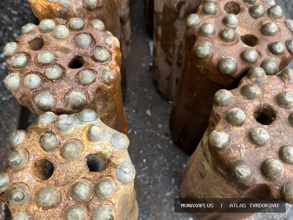 Hroty pro hornictví – z důlní techniky na reálné fotografii materiálu v kategorii Důlní hroty a Drill Heads.