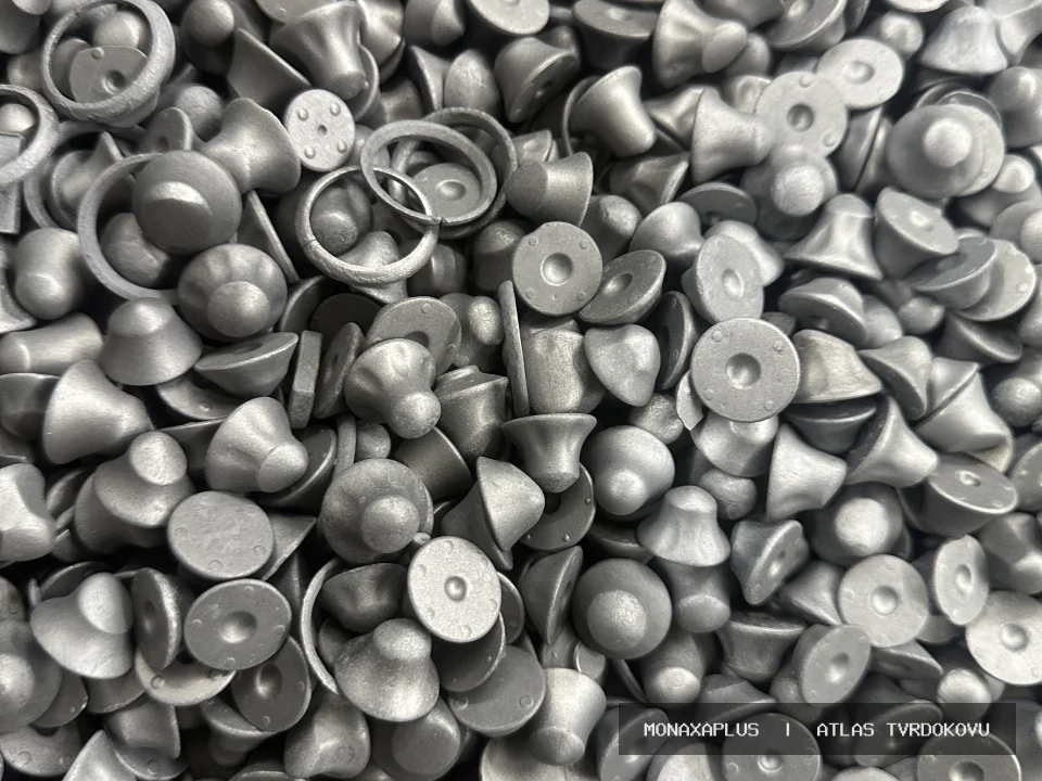 Reálná fotografie: Kusový tvrdokov – ze slinutého karbidu. Kategorie Kusový WC/Co v obrazové databázi tvrdokovu MonaxaPlus.