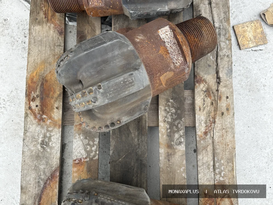 Reálná fotografie: Drill Heads – ze strojírenské výroby. Kategorie Důlní hroty a Drill Heads v obrazové databázi tvrdokovu MonaxaPlus.