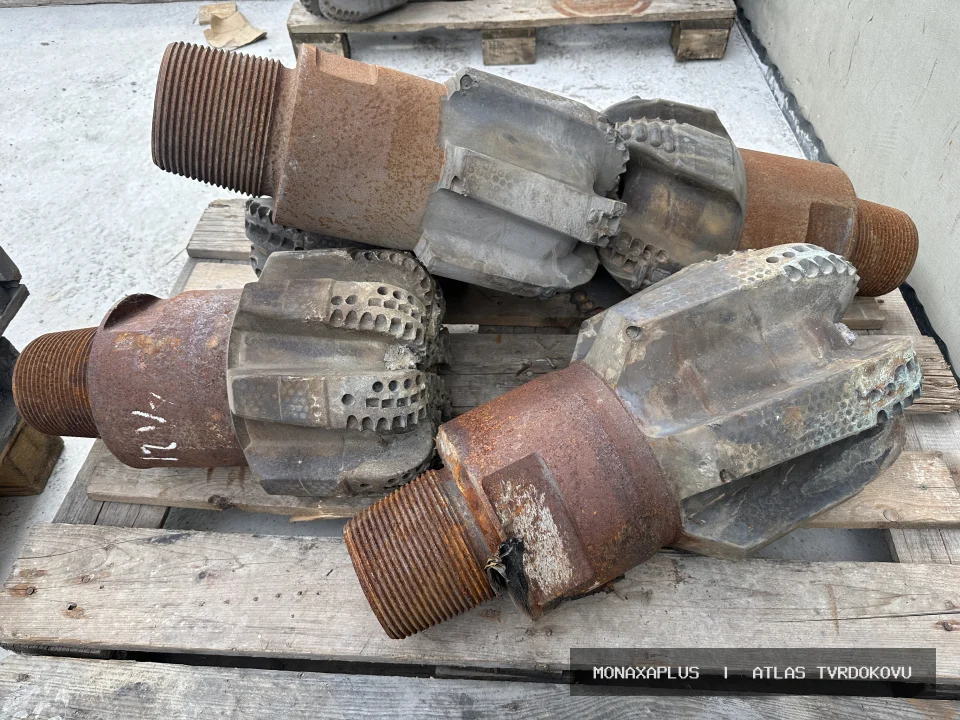 Nástroje pro ražbu s tvrdokovem na reálné fotografii materiálu v kategorii Důlní hroty a Drill Heads.