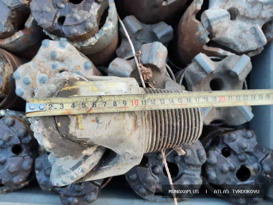 Reálná fotografie: Důlní frézovací zuby. Kategorie Důlní hroty a Drill Heads v obrazové databázi tvrdokovu MonaxaPlus.