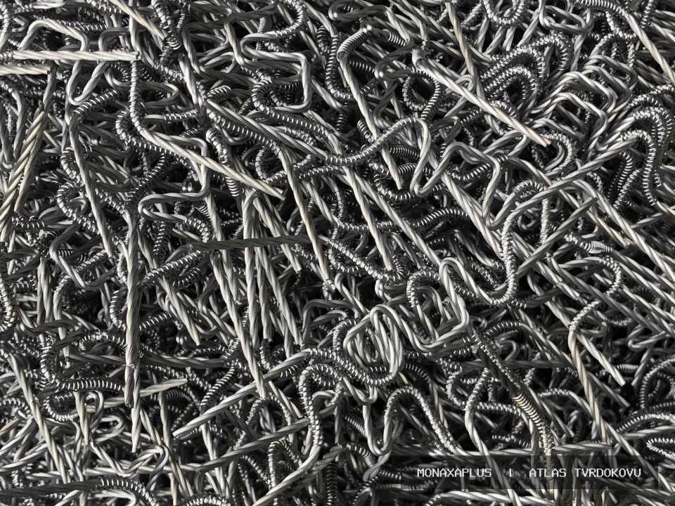 Reálná fotografie: Wolframová vlákna – z elektrotechnické výroby. Kategorie Wolframové spirály a dráty v obrazové databázi tvrdokovu MonaxaPlus.