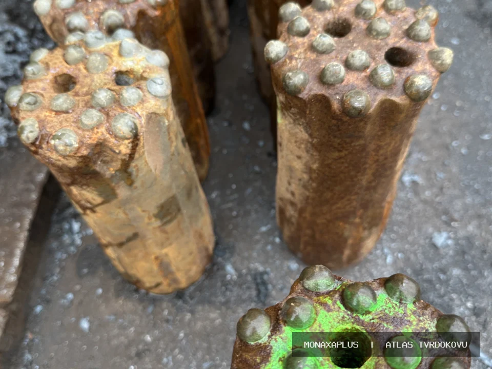 Karbidové hroty pro těžbu – z důlní techniky na reálné fotografii materiálu v kategorii Důlní hroty a Drill Heads.