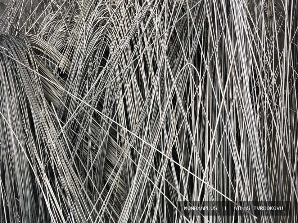 Reálná fotografie: Wolframový materiál – z elektrotechnické výroby. Kategorie Wolframové spirály a dráty v obrazové databázi tvrdokovu MonaxaPlus.