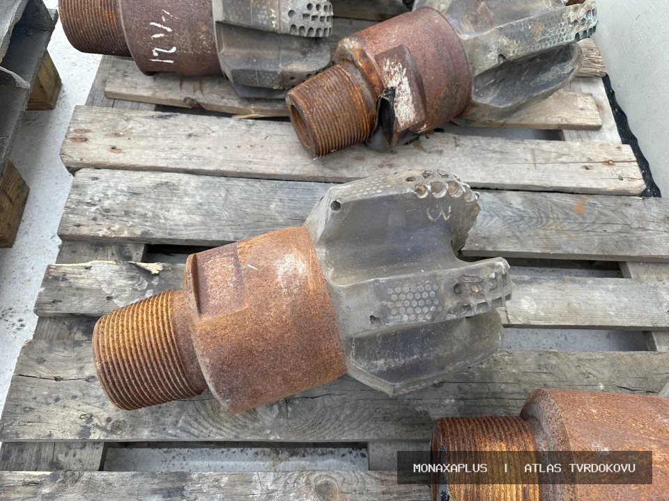 Tvrdokovové břity důlních nástrojů na reálné fotografii materiálu v kategorii Důlní hroty a Drill Heads.