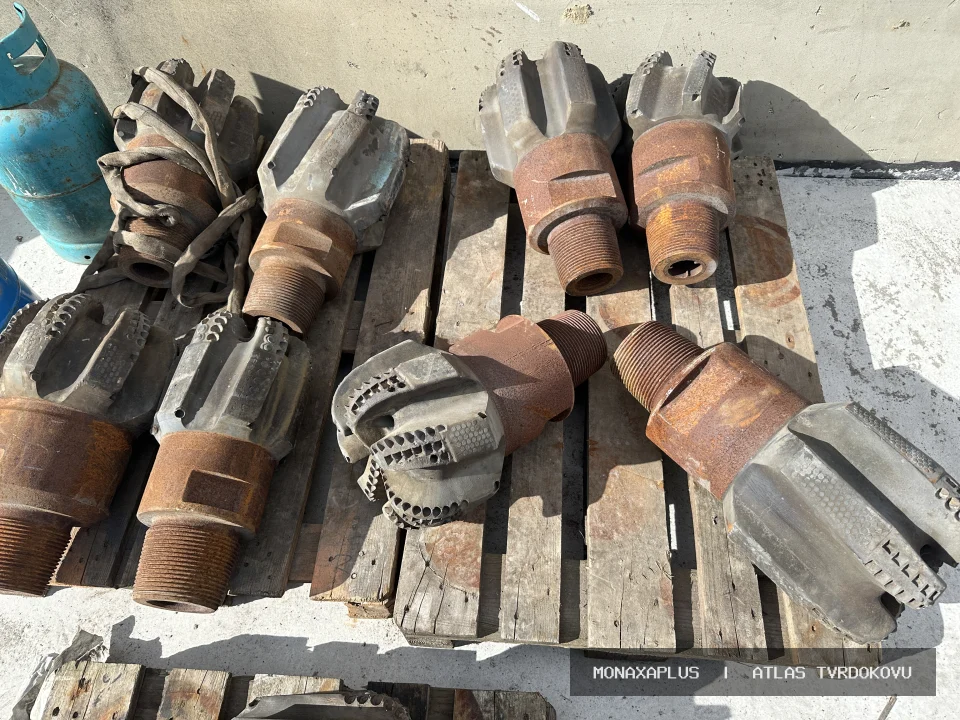 Důlní řezné nástroje na reálné fotografii materiálu v kategorii Důlní hroty a Drill Heads.