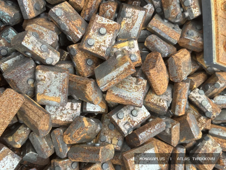Reálná fotografie: Kombinované materiály s tvrdokovem. Kategorie Kombinované materiály s tvrdokovem v obrazové databázi tvrdokovu MonaxaPlus.