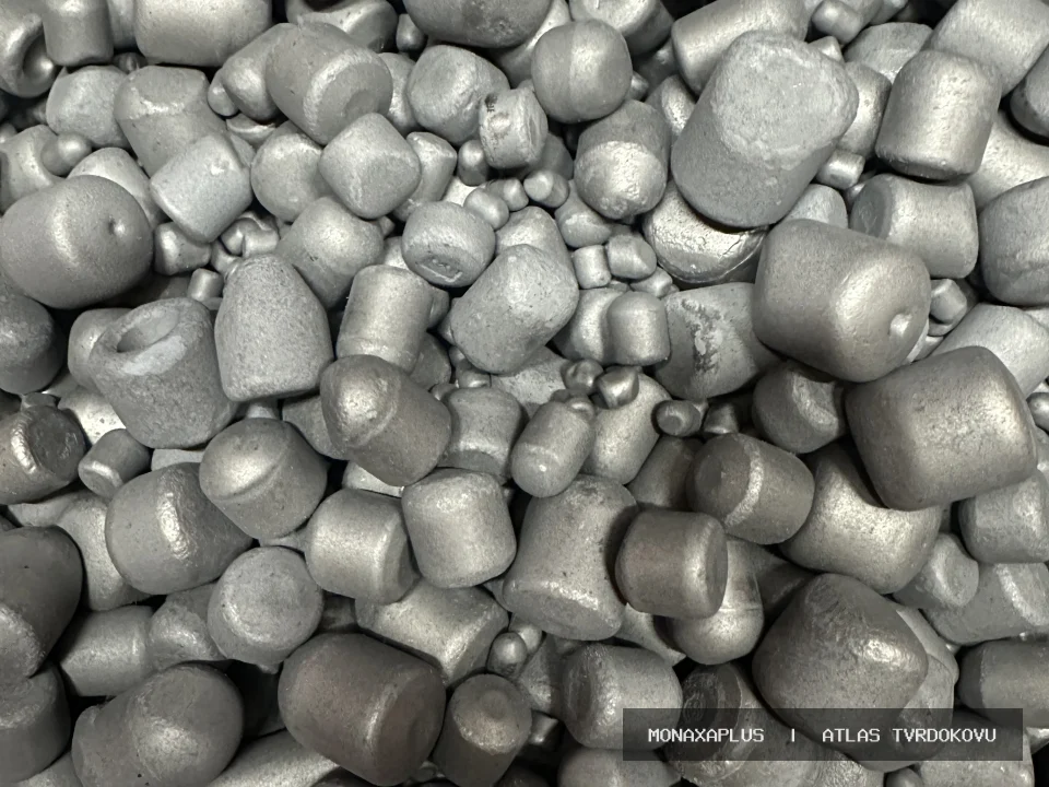 Důlní frézovací zuby – z vrtacích souprav na reálné fotografii materiálu v kategorii Důlní hroty a Drill Heads.