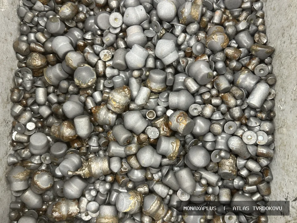 Důlní řezné nástroje – z důlní techniky na reálné fotografii materiálu v kategorii Důlní hroty a Drill Heads.