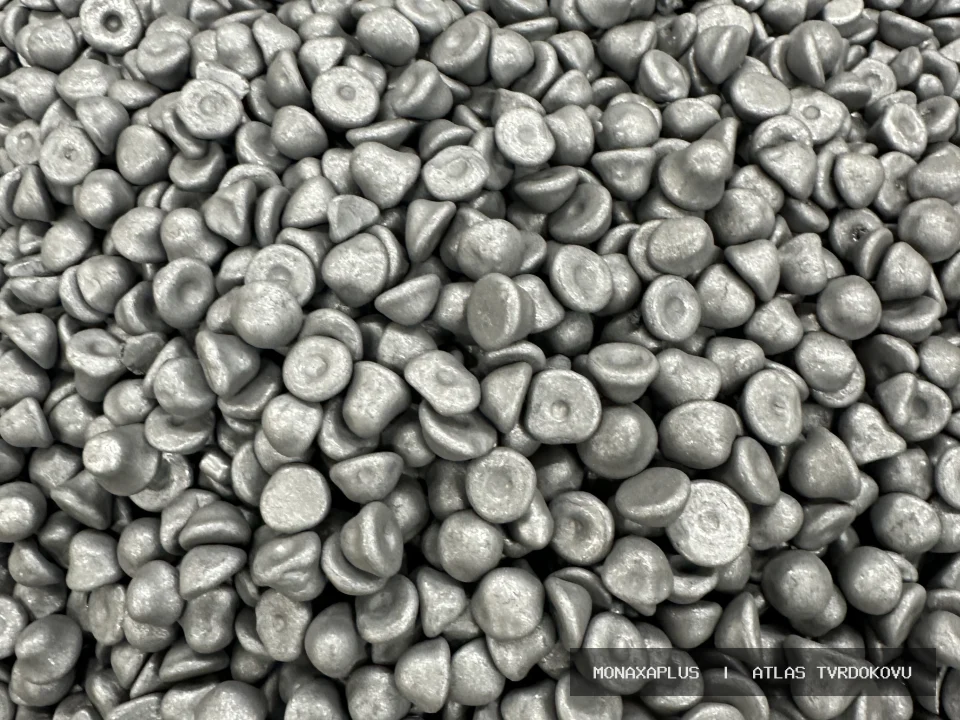Frézovací bity na asfalt na reálné fotografii materiálu v kategorii Silniční frézovací hroty.