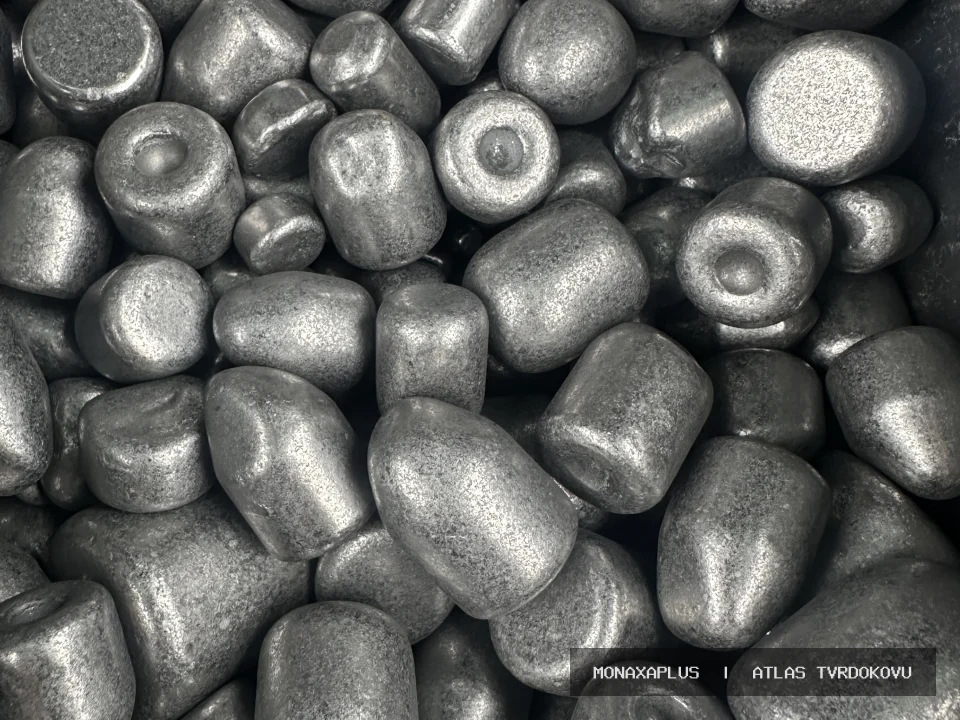 Karbidové důlní zuby – z vrtacích souprav na reálné fotografii materiálu v kategorii Důlní hroty a Drill Heads.