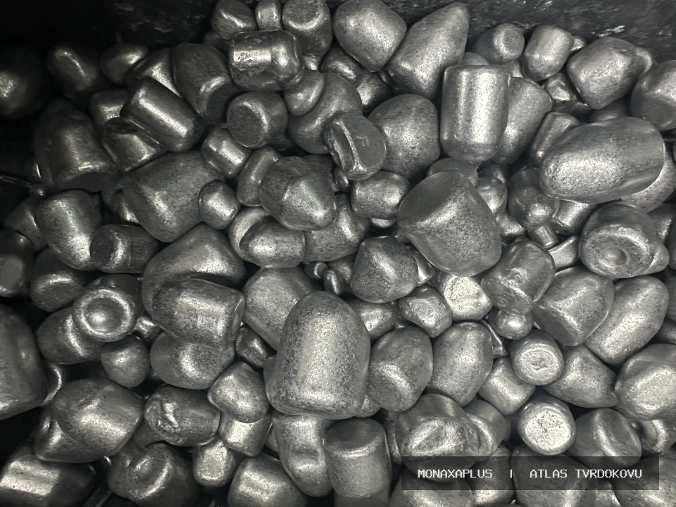 Karbidové hroty pro těžbu – z vrtacích souprav na reálné fotografii materiálu v kategorii Důlní hroty a Drill Heads.