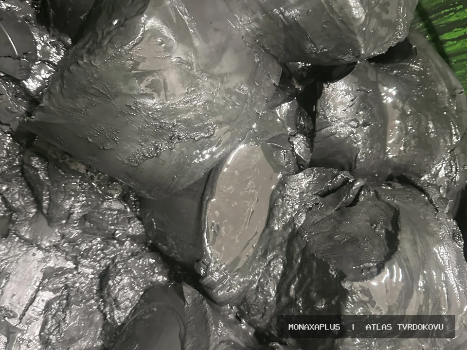 Použité filtry s tvrdokovem na reálné fotografii materiálu v kategorii Kaly, prachy a filtry.