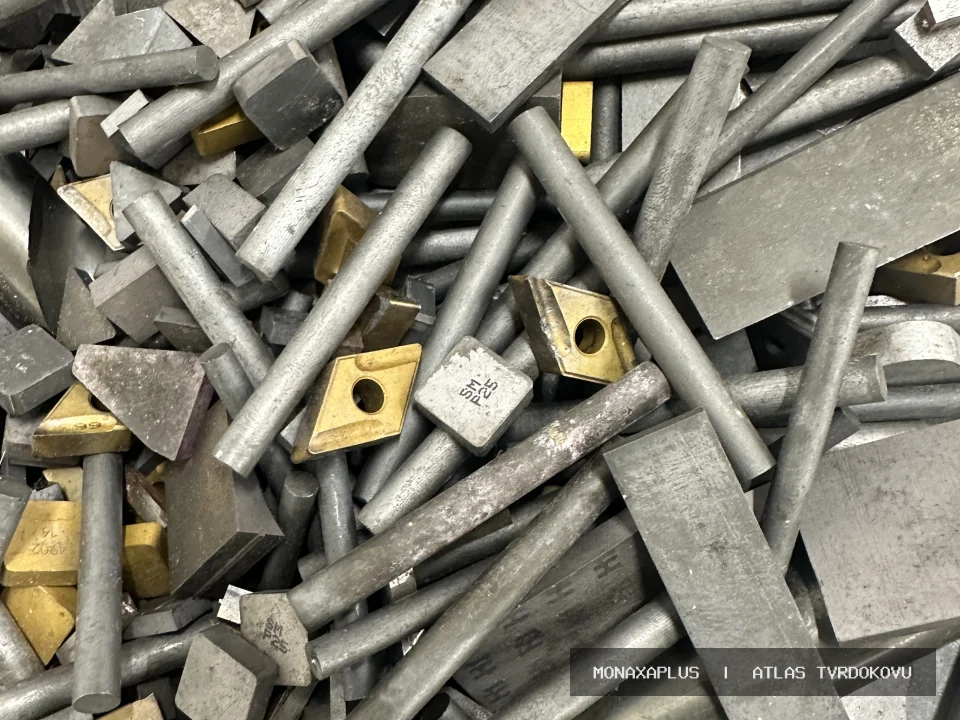 Technický tvrdokov – k výkupu na reálné fotografii materiálu v kategorii Kusový WC/Co.
